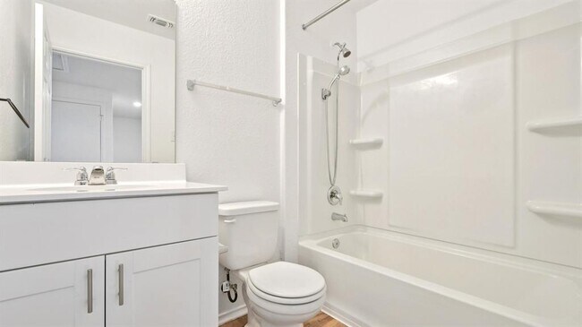 Building Photo - 141 Miracle Dr