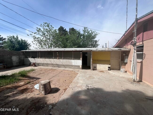 Building Photo - 216 Pacific Dr