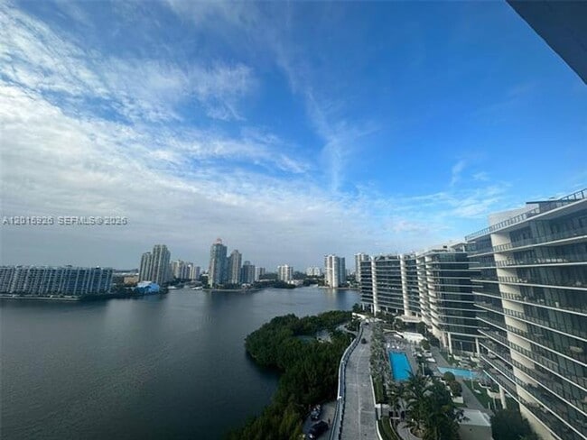 Building Photo - 5000 Island Estates Dr