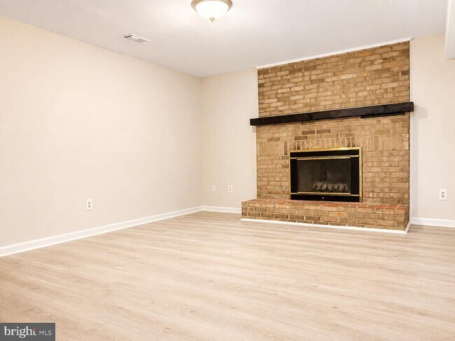 Building Photo - 8425 Blevins Way Ct