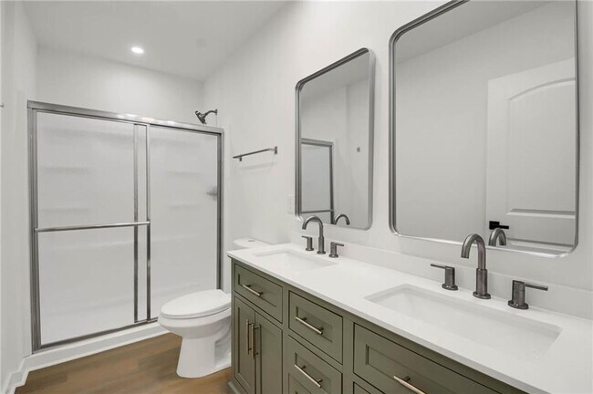 Building Photo - 1129 Larosa Terrace SW