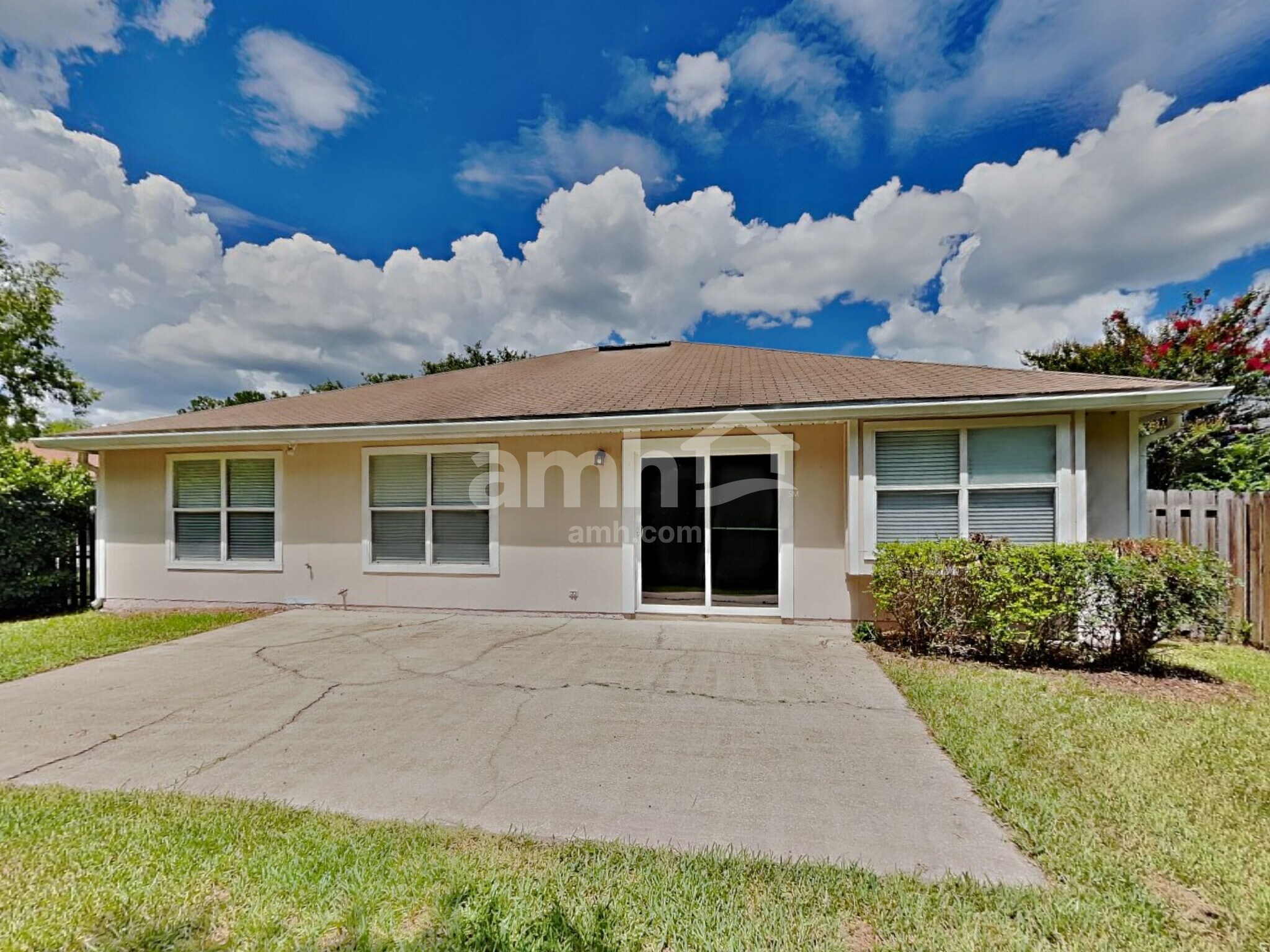 Building Photo - 145 Johns Glen Dr