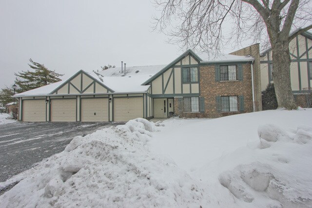 Building Photo - 1960 Hidden Creek Cir