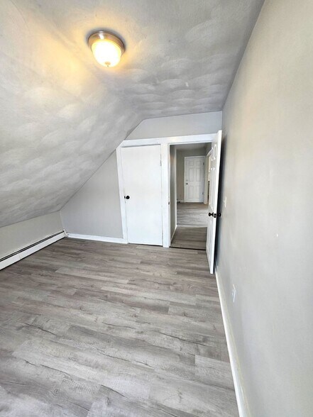 Building Photo - 150 Sisson St