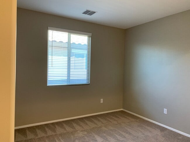 Building Photo - 3 Bedroom 2 Bath Home with 2 car garage, only built in 2020
