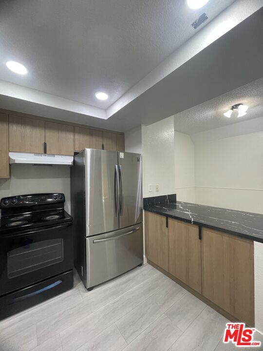 Building Photo - 22725 Lakeway Dr
