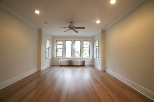 Building Photo - 3733 N Christiana Ave