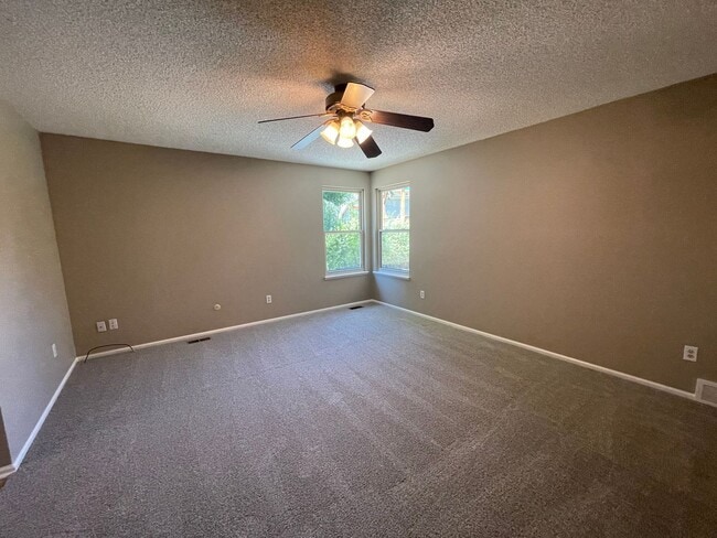 Building Photo - 4425 Hollyhock St