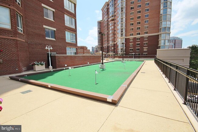 Building Photo - 2151 Jamieson Ave
