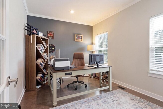 Building Photo - 9202 Wood Creek Cir