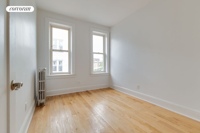 Building Photo - 152 E 53rd St