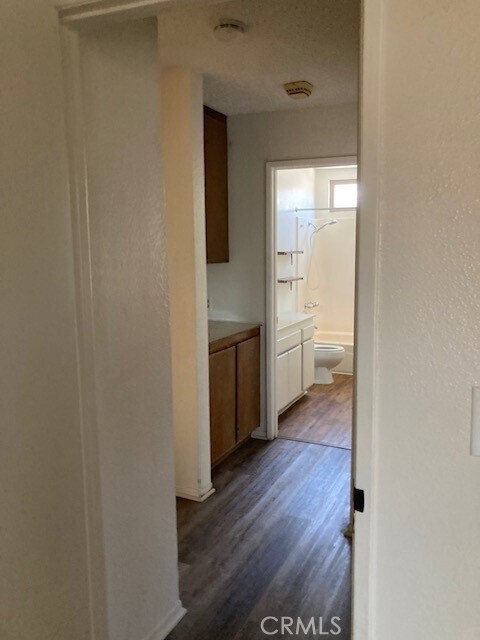 Building Photo - 156 Tamarisk St