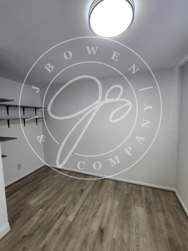 Building Photo - Adorable 3 bed 1 bath with spacious basement