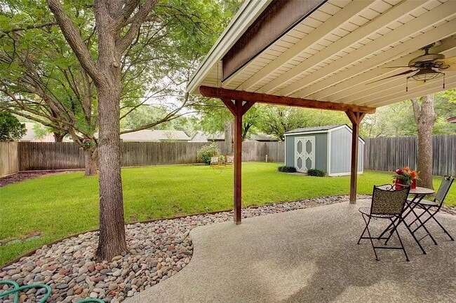 Building Photo - 2311 Vassar Ct