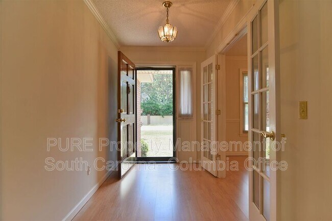 Building Photo - 517 Sparkleberry Ln