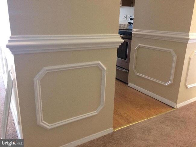 Building Photo - 430 Girard St