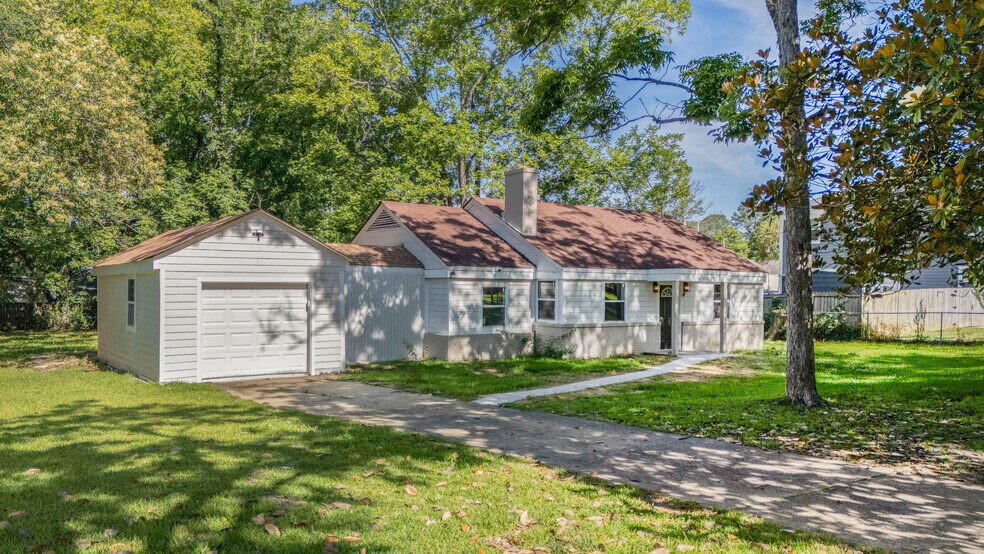 Building Photo - 3412 Southmont Dr
