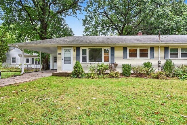 Building Photo - $1174- 2-bedroom duplex with spacious basement!