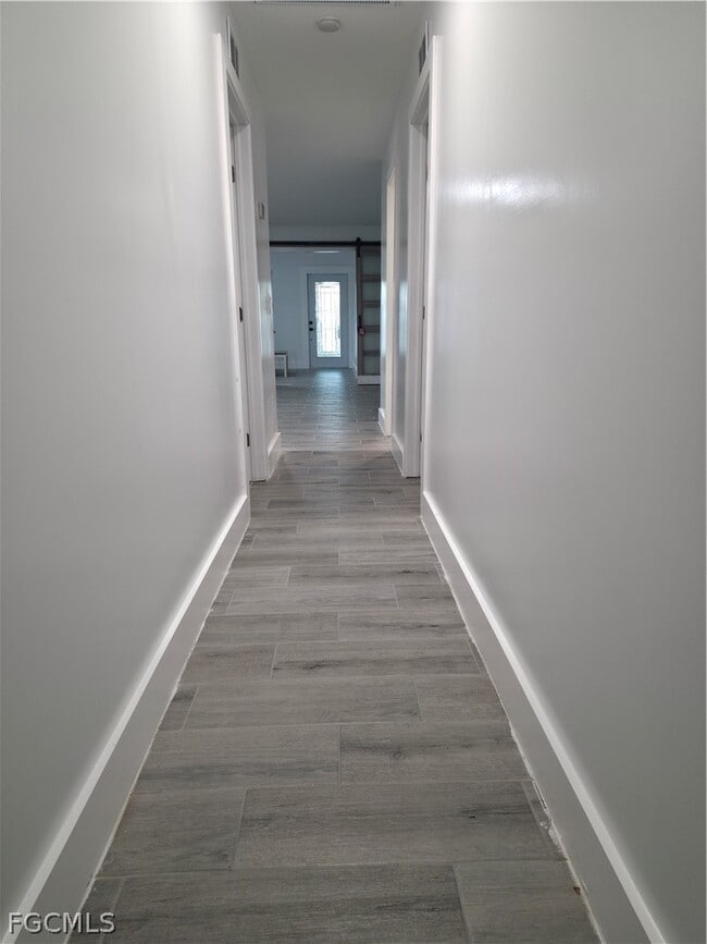 Building Photo - 4474 E Riverside Dr