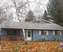 Building Photo - Centrally Located in Richland