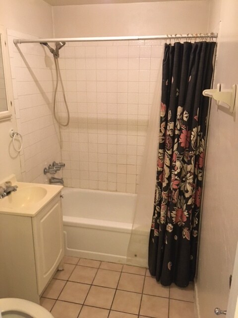 Building Photo - 5156 W Highwood Dr