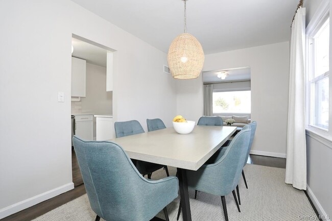 Building Photo - 42 E Main St