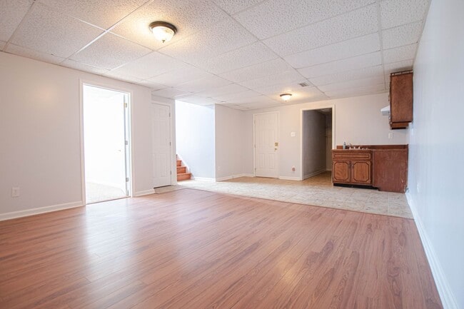 Building Photo - Pet Friendly Four Bedroom with Basement!