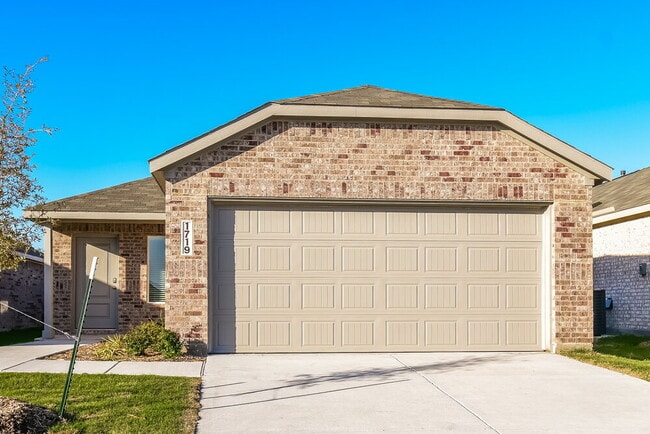 Building Photo - 1719 Crossbill St