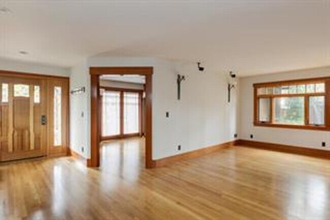 Building Photo - Craftsman Custom built home