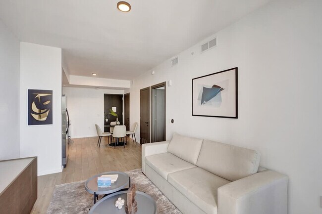 Building Photo - 398 NE 5th St