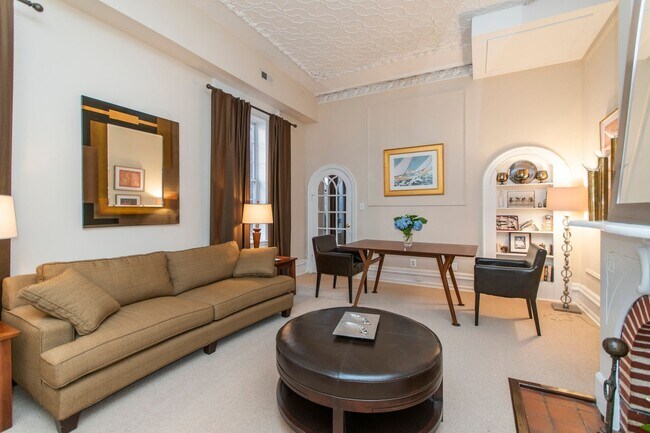 Building Photo - 1823 Pine St