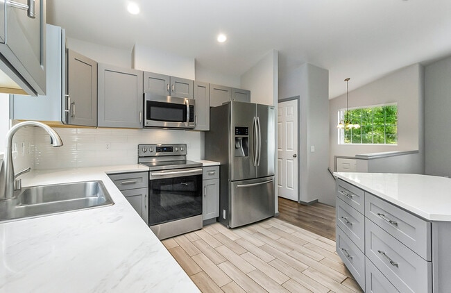 Building Photo - 2132 87th Ave SE