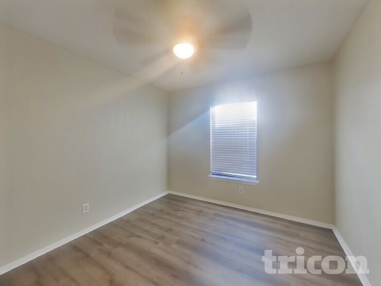 Building Photo - 992 Mauve Dr