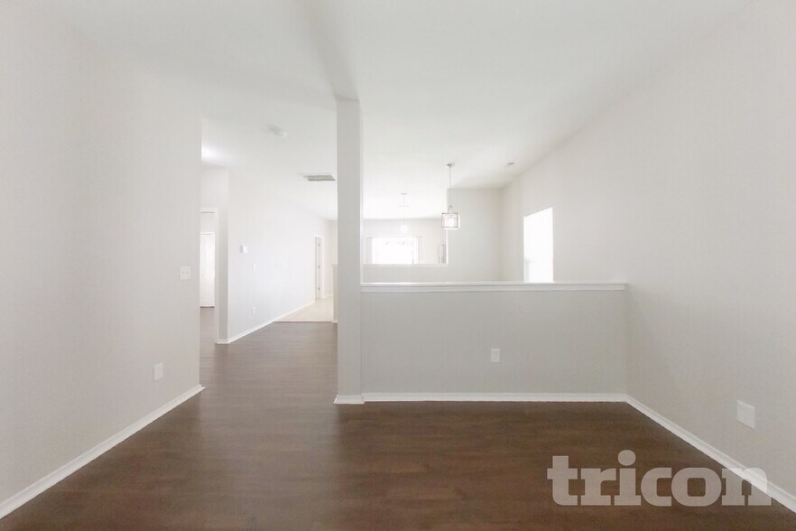 Building Photo - 2226 Buckleigh Dr