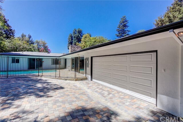 Building Photo - 2740 Hutton Dr
