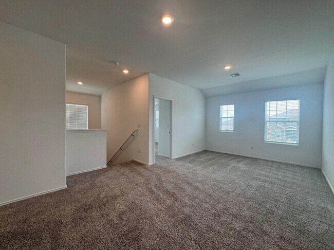 Building Photo - 208 Otter Rd