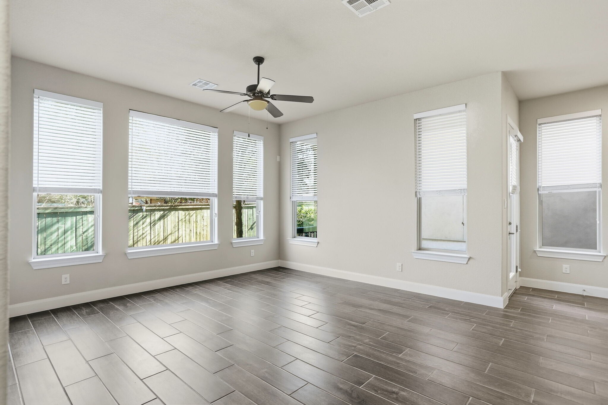 Building Photo - 11330 Cottage Grove