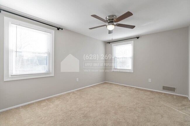 Building Photo - 2511 Kitmore Ln