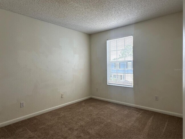 Building Photo - 12640 Somerset Oaks St