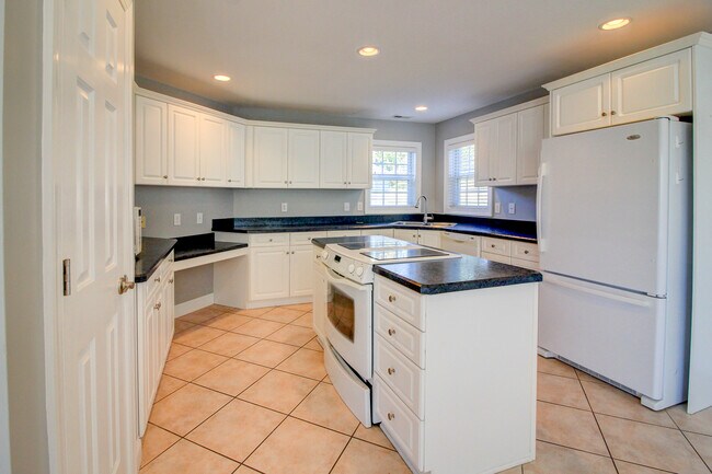 Building Photo - 219 Brandywine Pl Dr