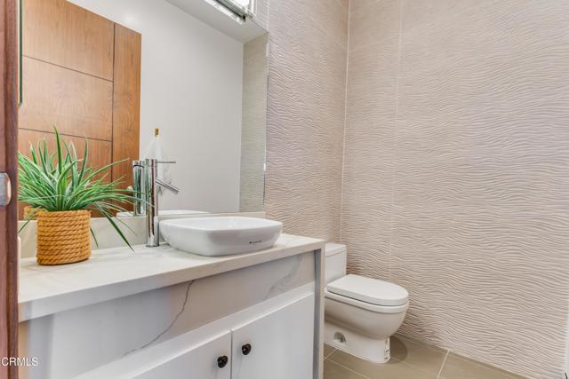 Building Photo - 12480 Viewcrest Rd