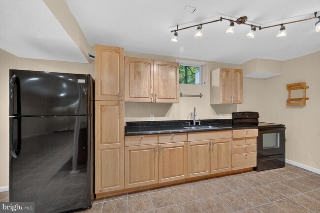 Building Photo - 12600 Maidens Bower Dr