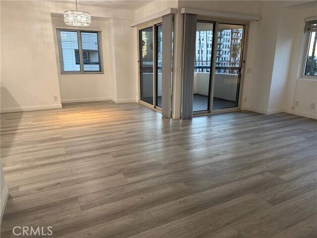 Building Photo - 525 E Seaside Way