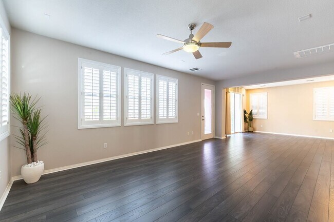 Building Photo - Summerlin West Resort Style Home