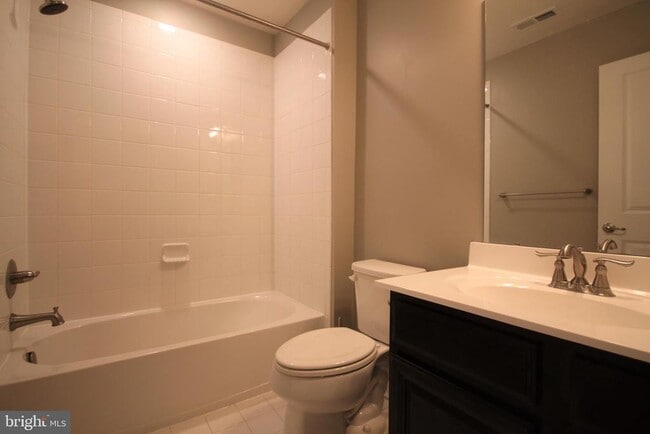 Building Photo - 228 Compass Dr