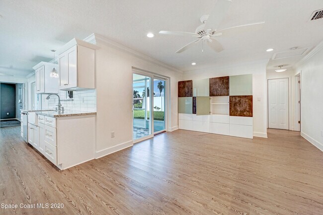 Building Photo - 409 Finch Dr