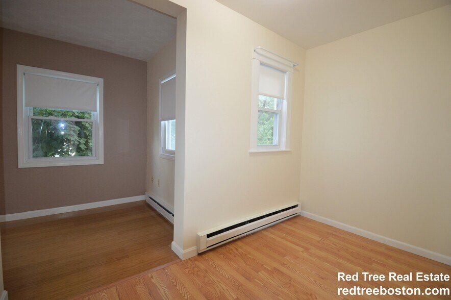 Building Photo - 39 Montfern Ave