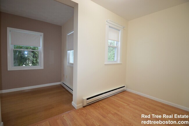 Building Photo - 39 Montfern Ave