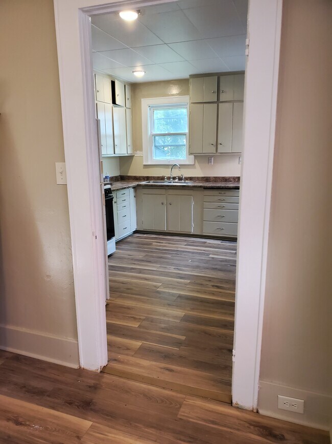 Building Photo - 110 Grove St