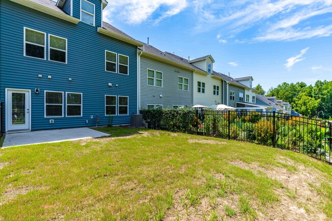 Building Photo - 252 Shingle Oak Rd